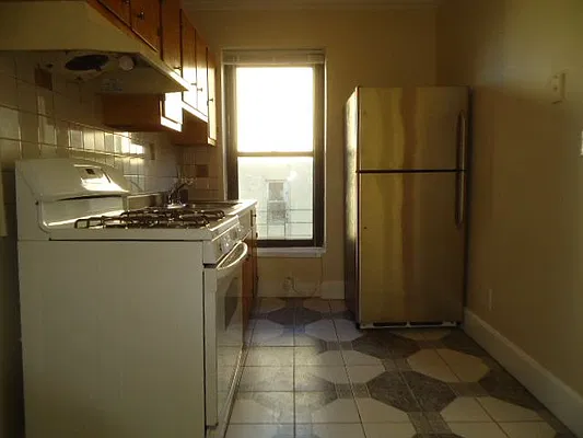 Rented by Hakeem Shahid, LREB | media 4