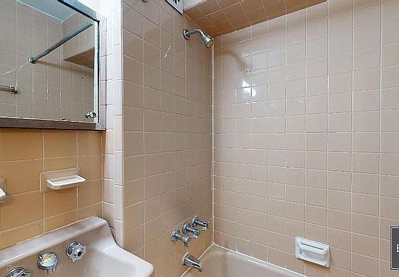 5th image of 1616 York Ave APT 3