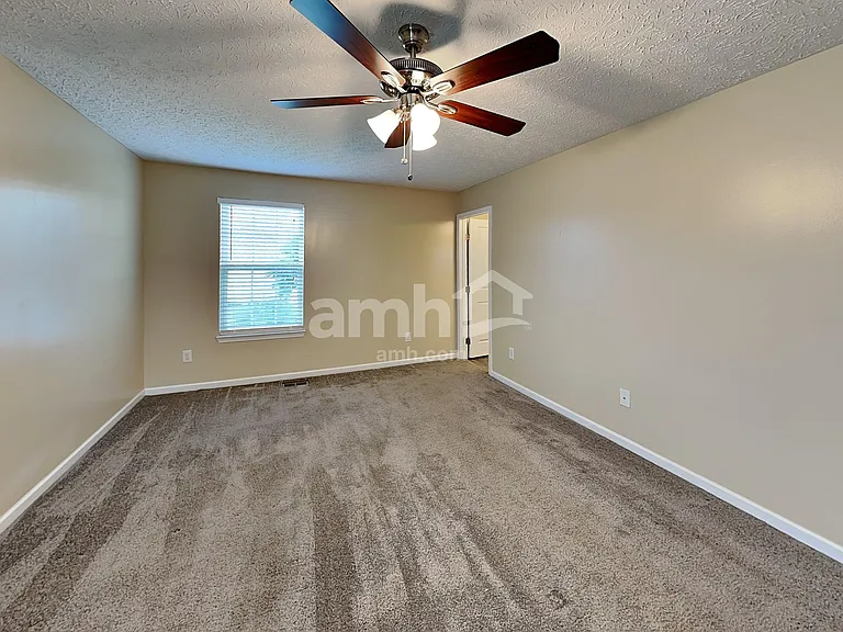 317 Evergreen Cir — Photo 10