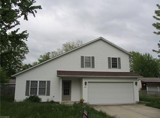 737 Hollywood Ave, Sheffield Lake, OH