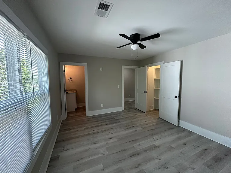 2510A Senate St — Photo 20