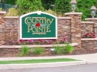 198 Kettles Ln, Medford, NY 11763