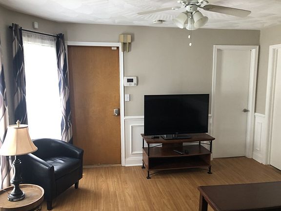 3rd image of 51 Allen St