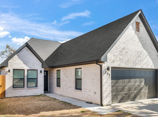 207 S James St, Alvarado, TX 76009