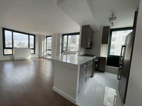 1 Irving Pl APT V23A