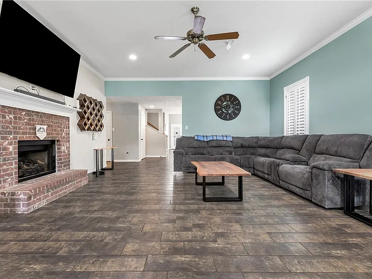 910 Dove Landing Ave — Photo 2