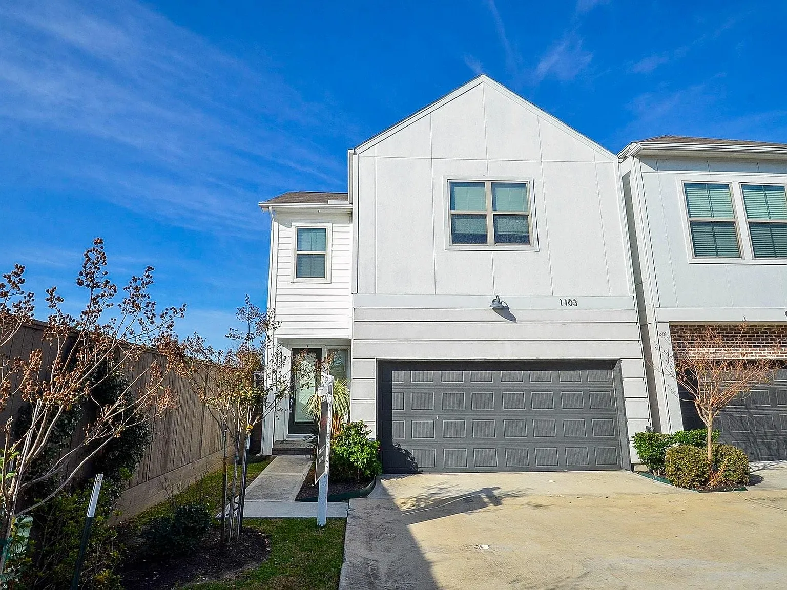 3 bed, 2.5 bath, 1860 sqft, $2,850 — Photo 2