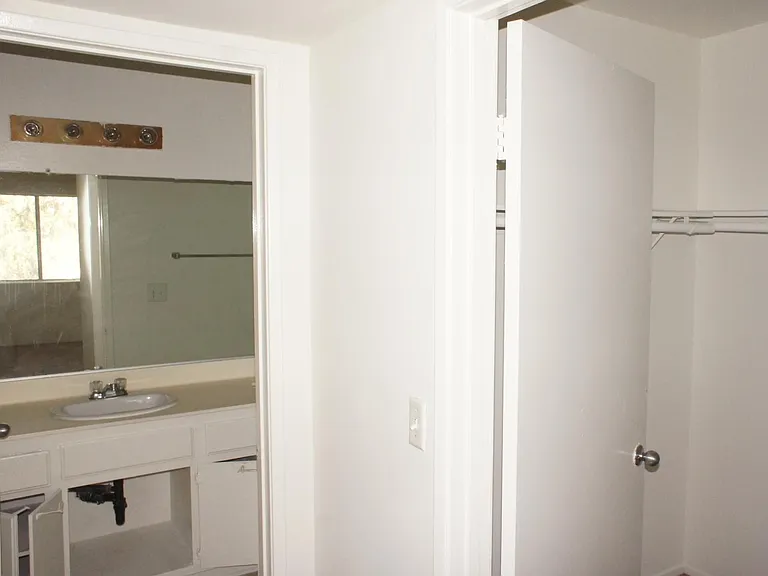 410 S Clementine St #106 — Photo 16