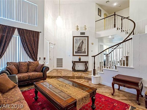 3rd image of 9828 Sierra Canyon Way