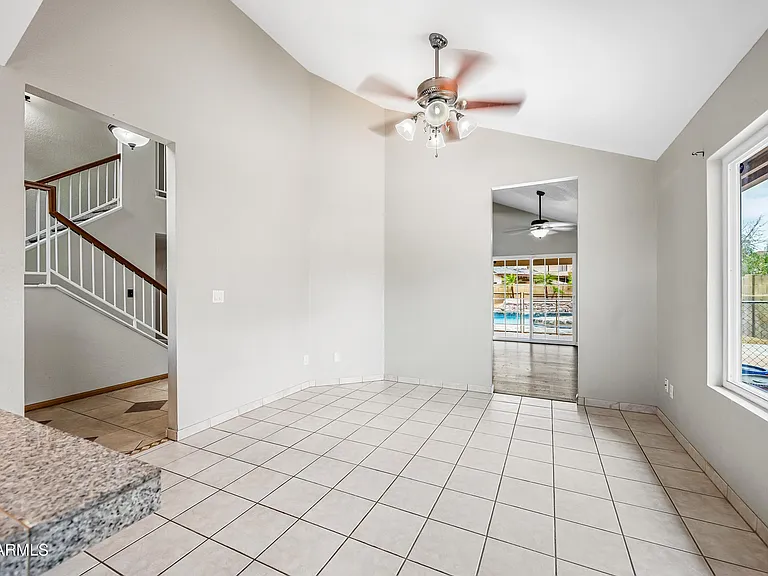 610 N Rosemont Cir — Photo 27