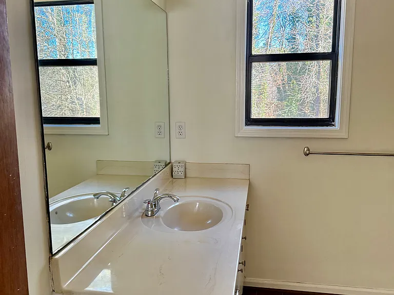 1130 Fieldgate Rd — Photo 15