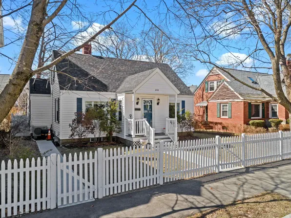 204 Walnut Street, Manchester, NH 03104
