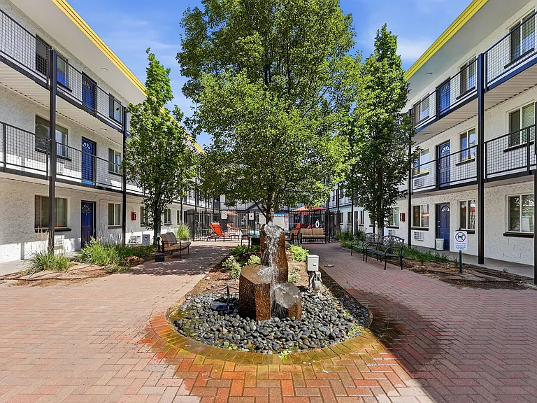 Courtyard at Cherry Creek — Photo 67