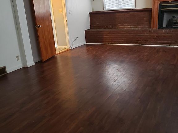 3rd image of 5079 Jameson Dr