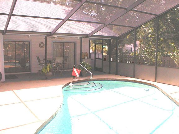 Pool to Covered Lanai