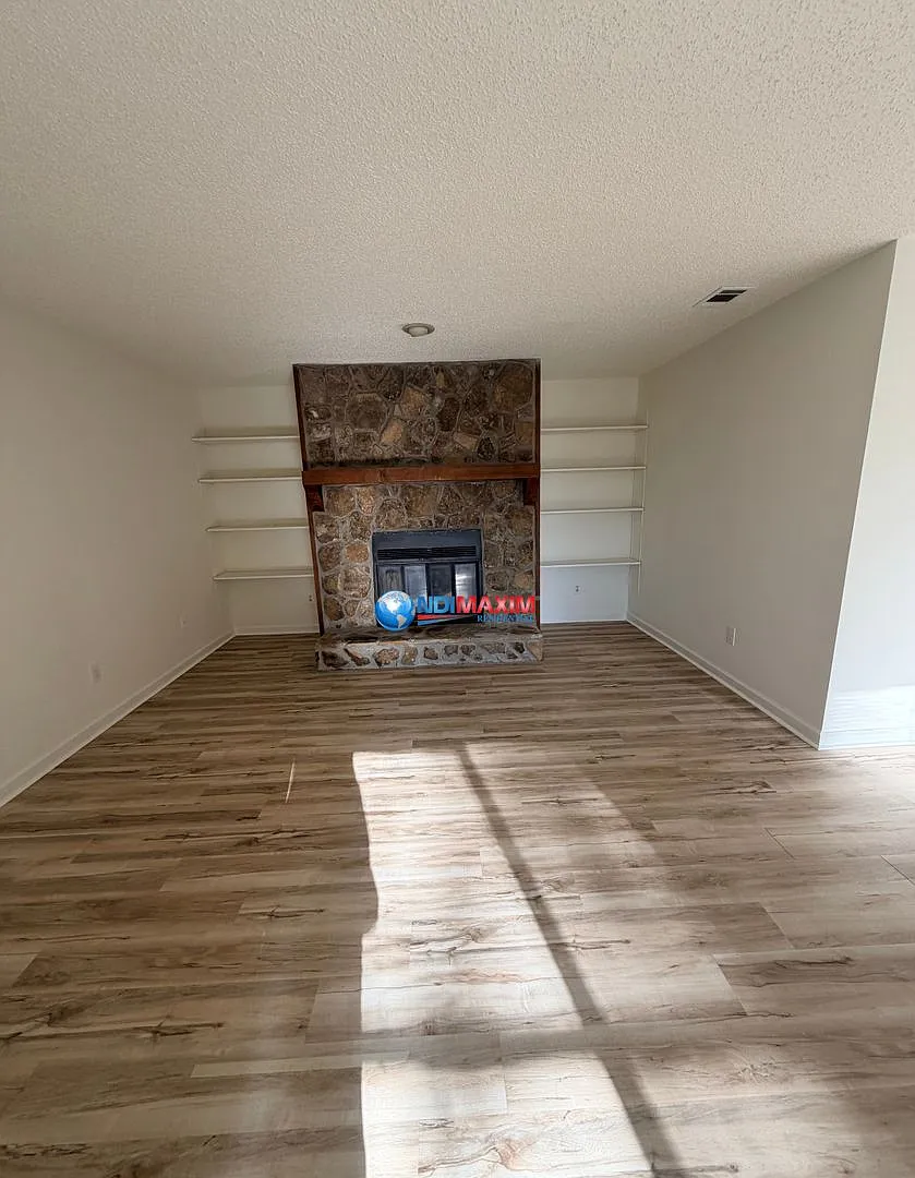 Renovated townhouse in Peachtree Corners — Photo 4