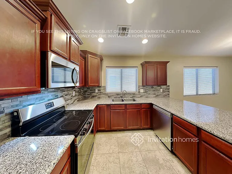 1352 E Kelsi Ave — Photo 6