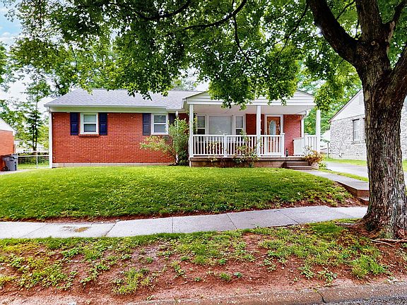 5th image of 637 Stratford Dr