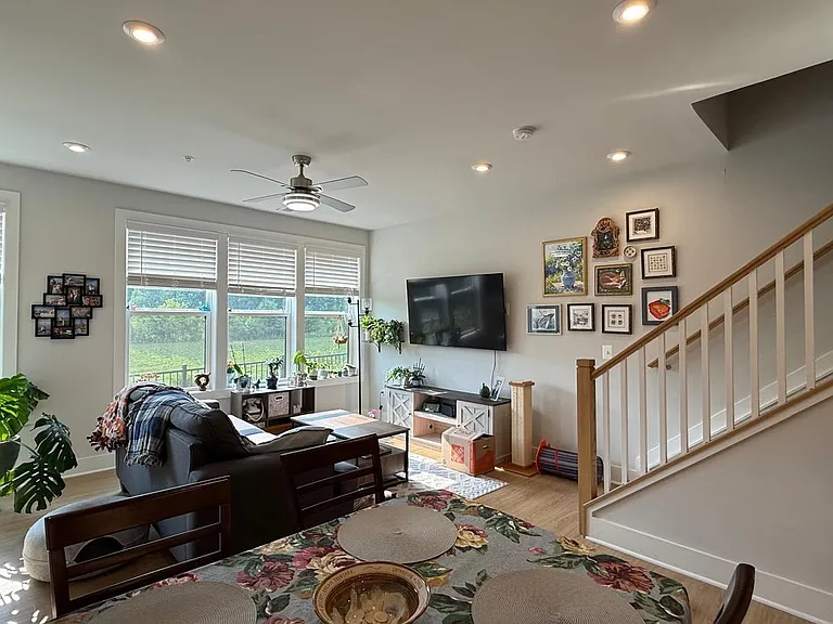 676 Noush Ct #A — Photo 10