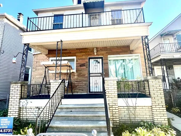 2932 Evaline St, Hamtramck, MI 48212