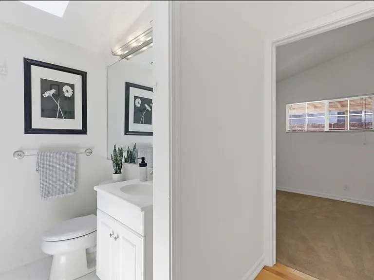 421 Burgoyne St — Photo 22