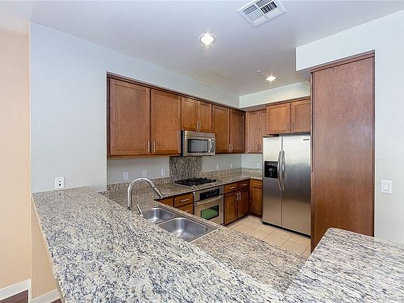 4th image of 21301 Erwin St Unit 438