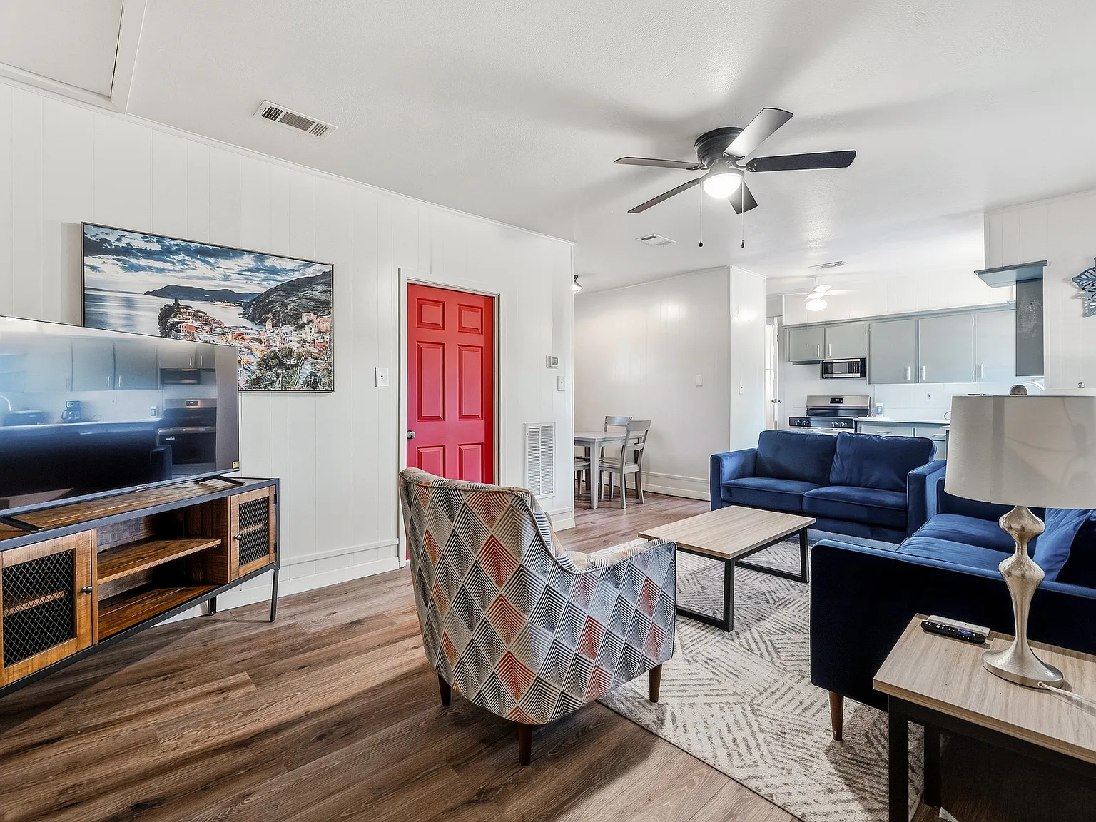 1 bed, 706 sqft, $1,800 — Photo 1