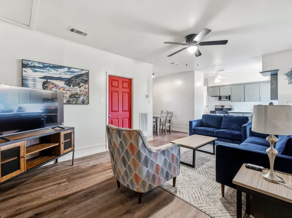 8561 1/2 Strathmore Dr, Dallas, TX 75238