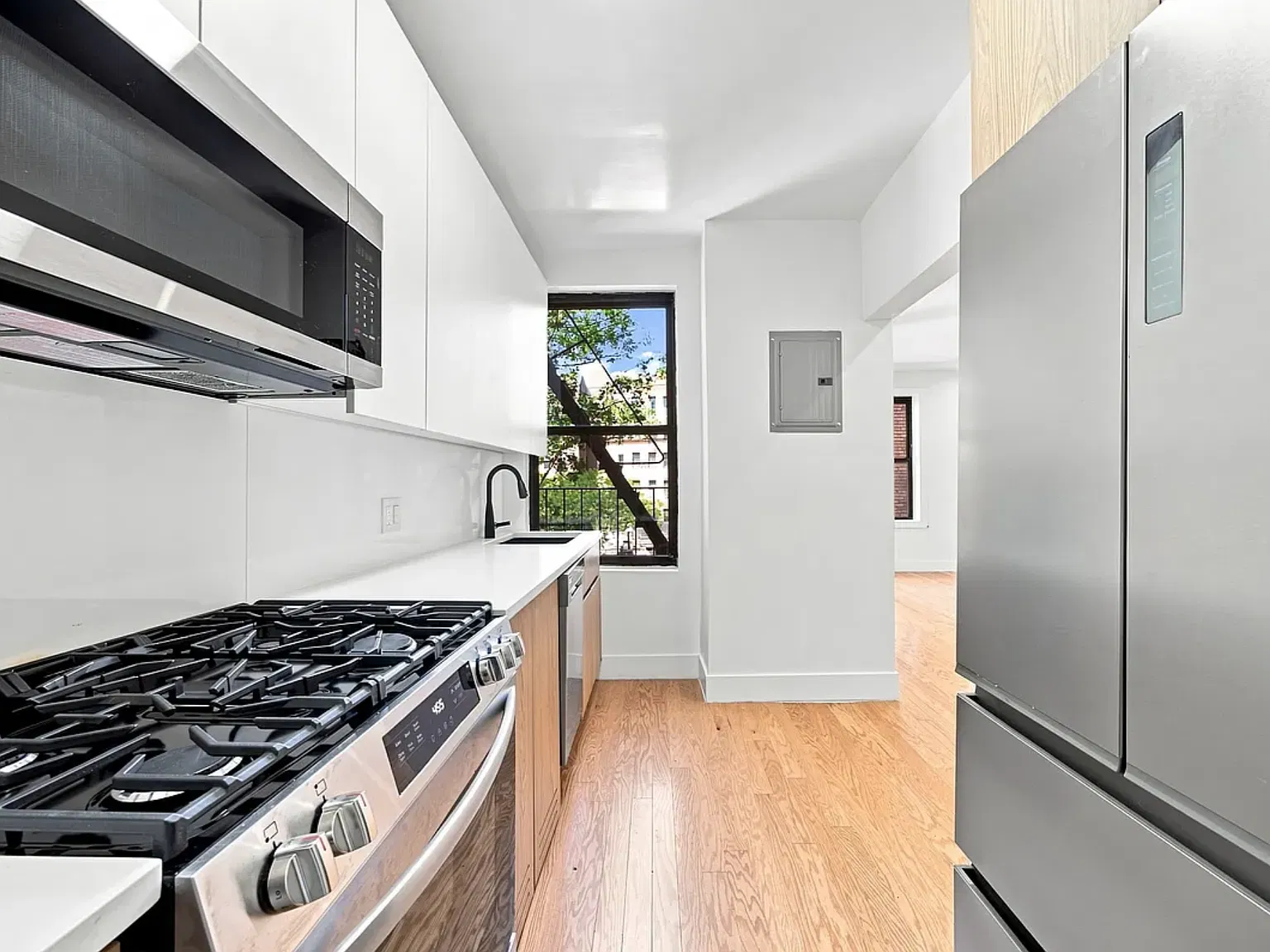 801 Riverside Drive — Photo 3