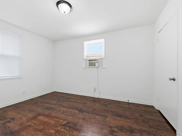731 McPherson Dr — Photo 13