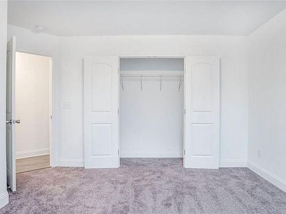 5th image of 722 Rose Palm Ln
