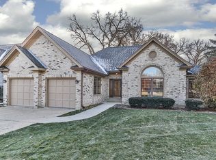 102 Wilcox Dr, Bartlett, IL 60103