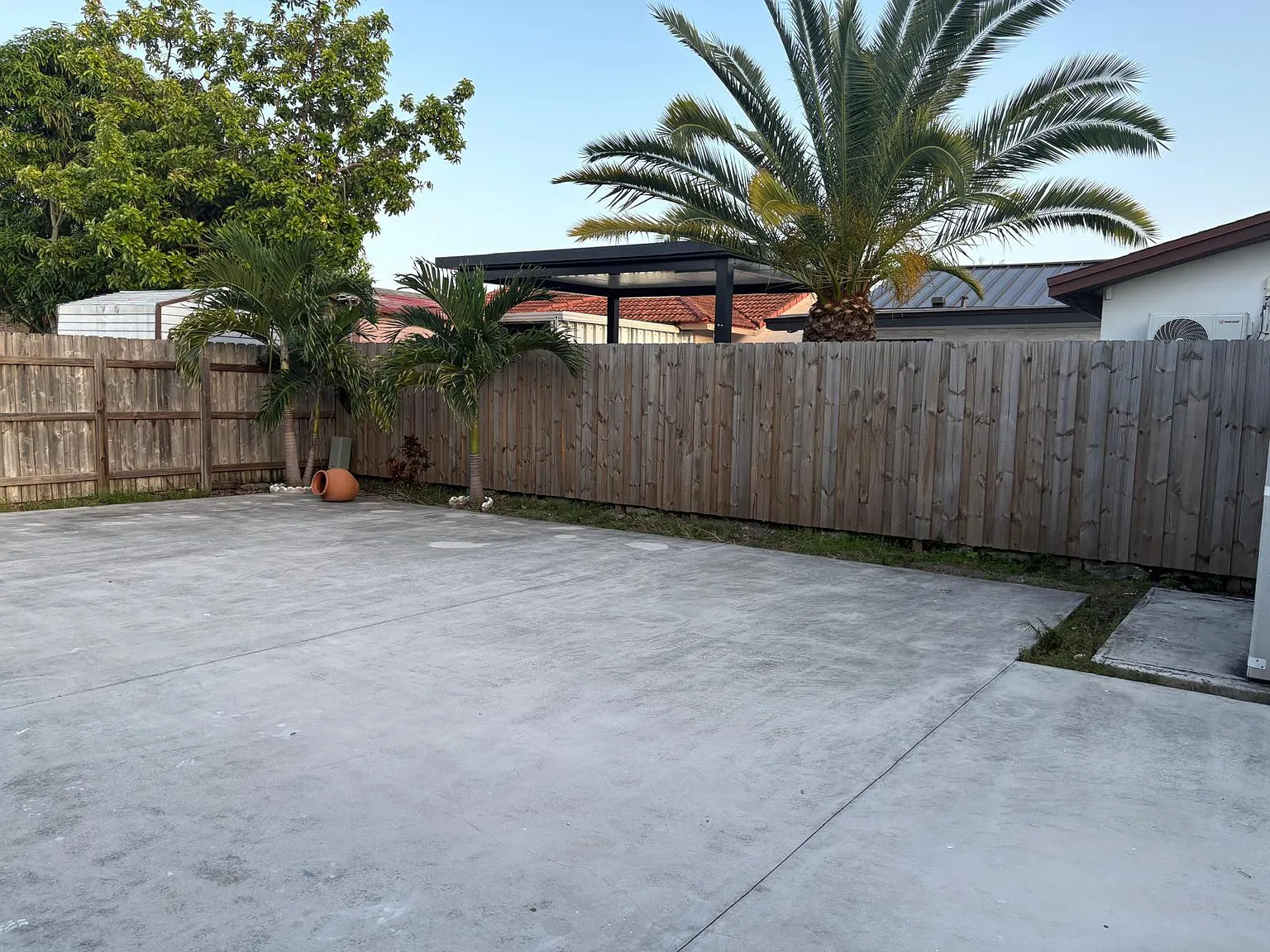 4 bed, 2000 sqft, $4,500 — Photo 2