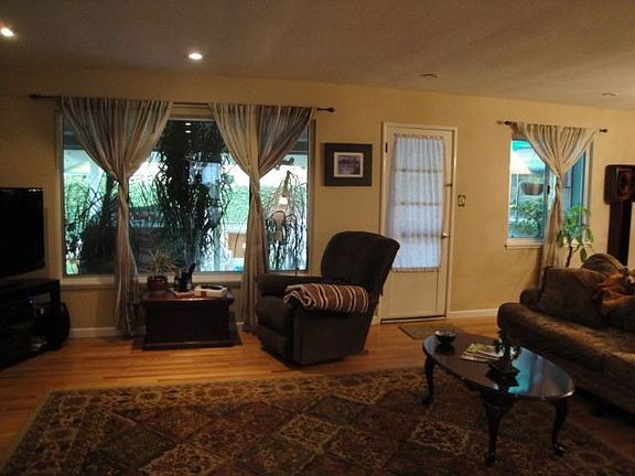 5th image of 1024 Fernwood St