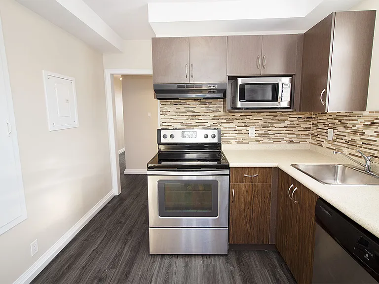 315 Marion St #7 — Photo 2