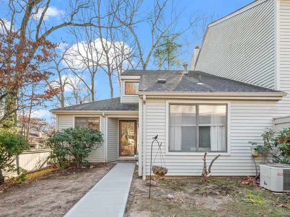 124 Farmington Chase Crescent #124, Farmington, CT 06032