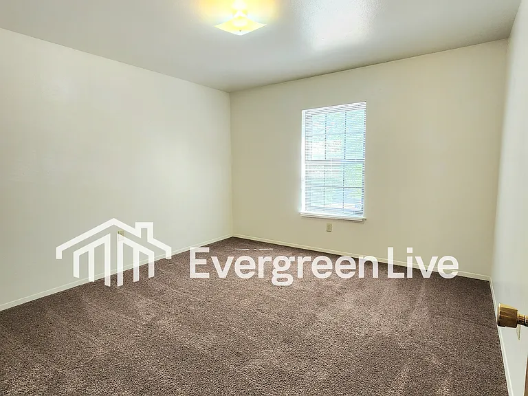 224 Raven Dr — Photo 16