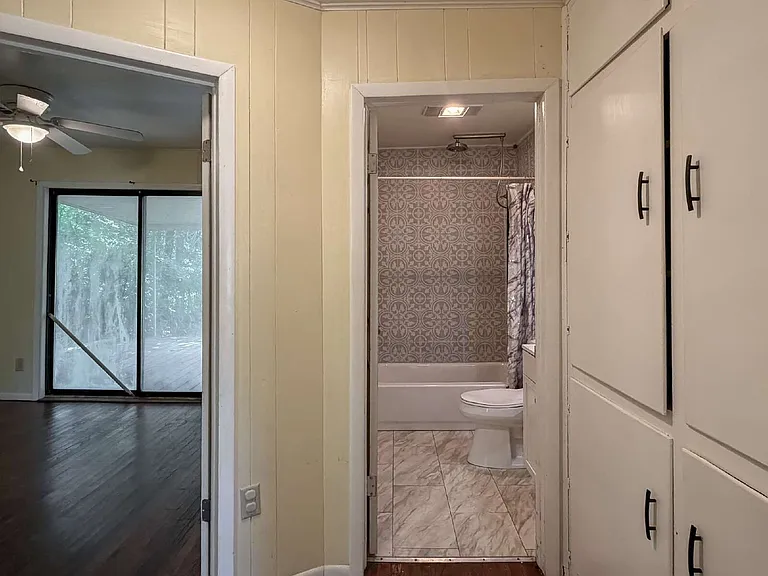 220 S Arrington Dr — Photo 5