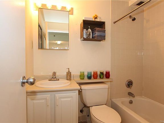 5th image of 123 Mamaroneck Ave #606A