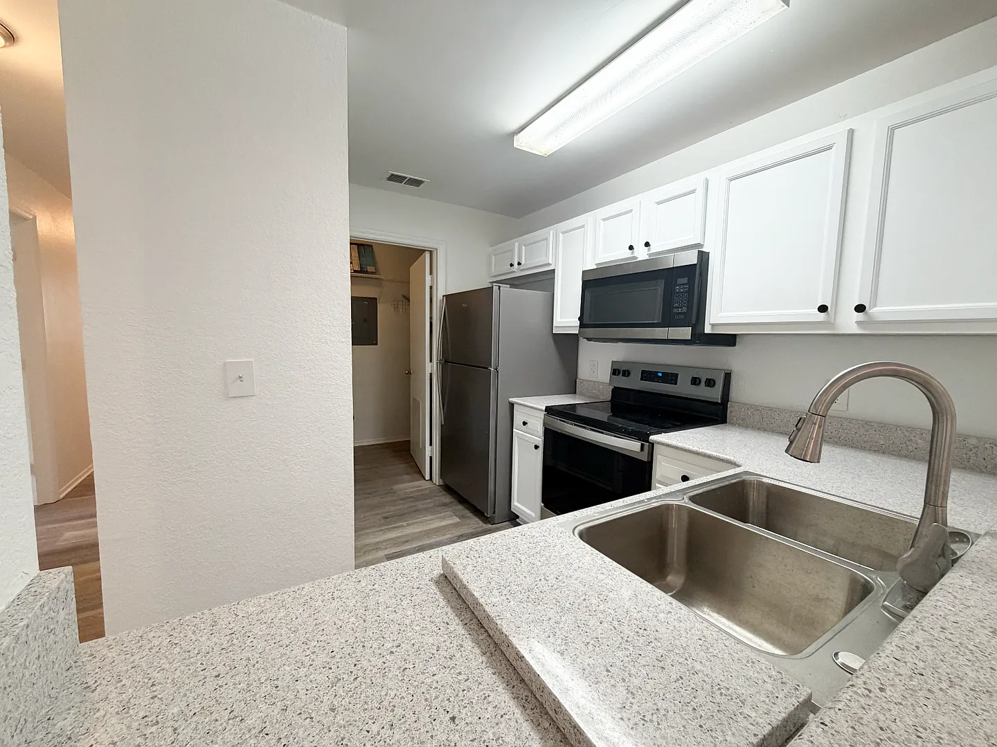3705 SW 27th Street — Photo 3