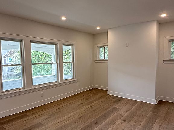 5th image of 3305 Desota Ave #2