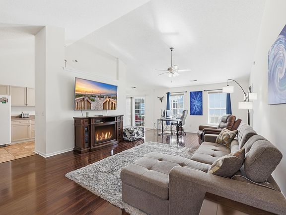 4th image of 274 Palladium Dr.