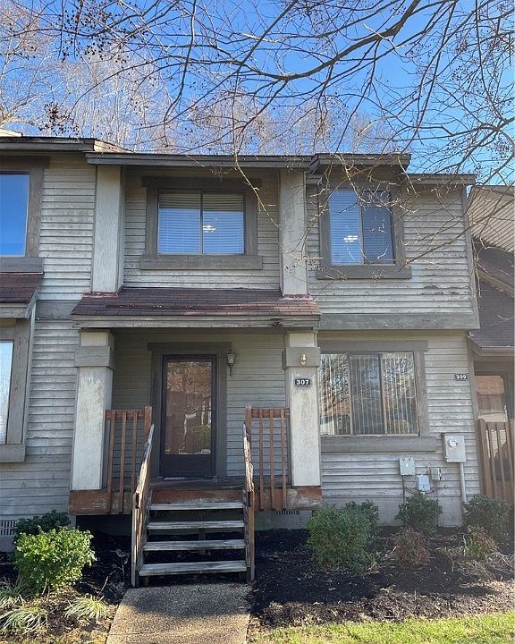 1st image of 307 Bridgewater Dr