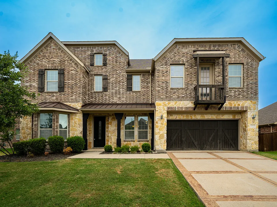 1262 Roma Dr
