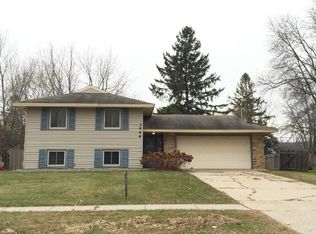 1046 Lowell Dr, Apple Valley, MN 55124