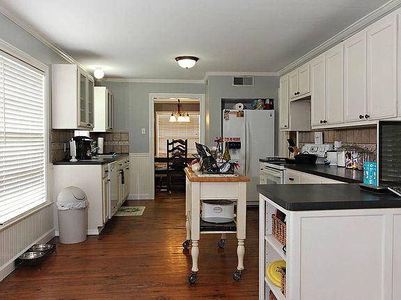 4th image of 2099 Briarcliff Dr