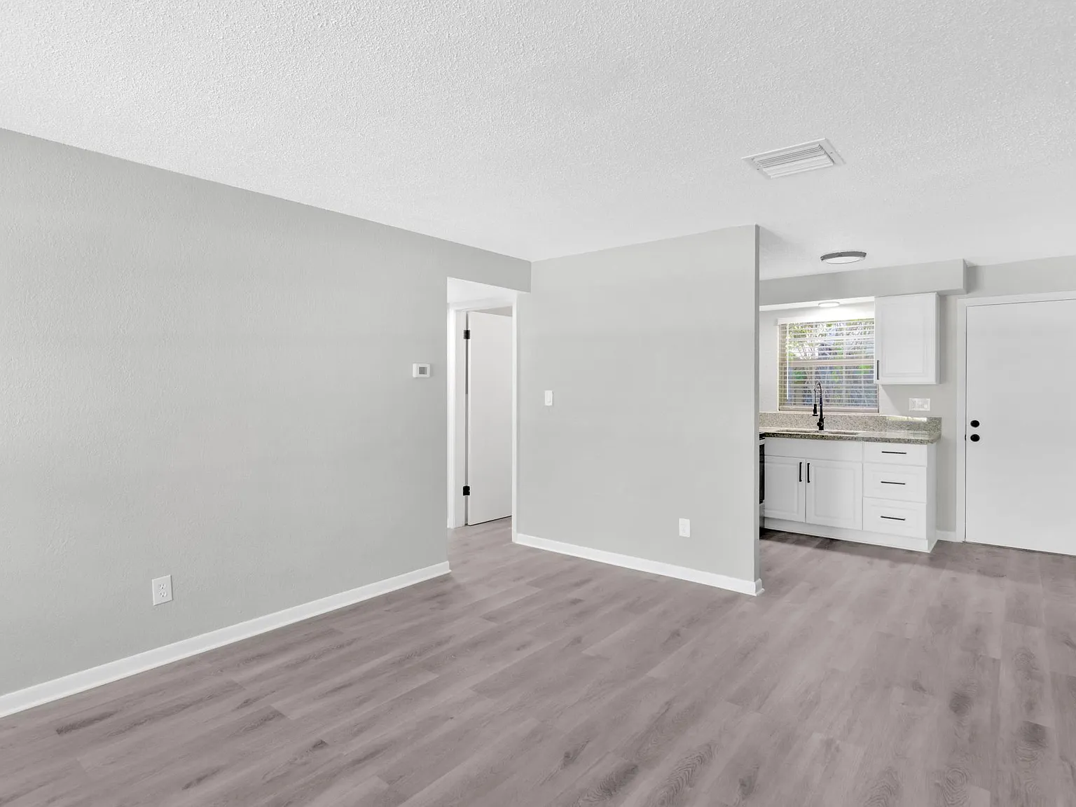 2 bed, 720 sqft, $1,675 — Photo 2