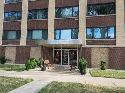 5915 W Gunnison St APT 5C, Chicago, IL, 60630