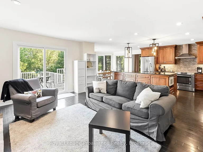 37 Ravine Dr — Photo 12