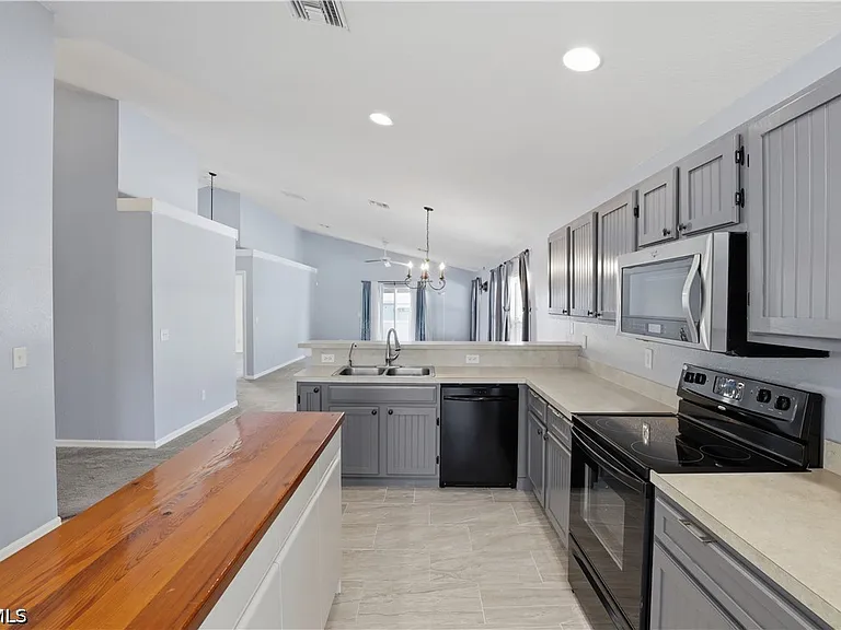 3005 41st St W — Photo 27